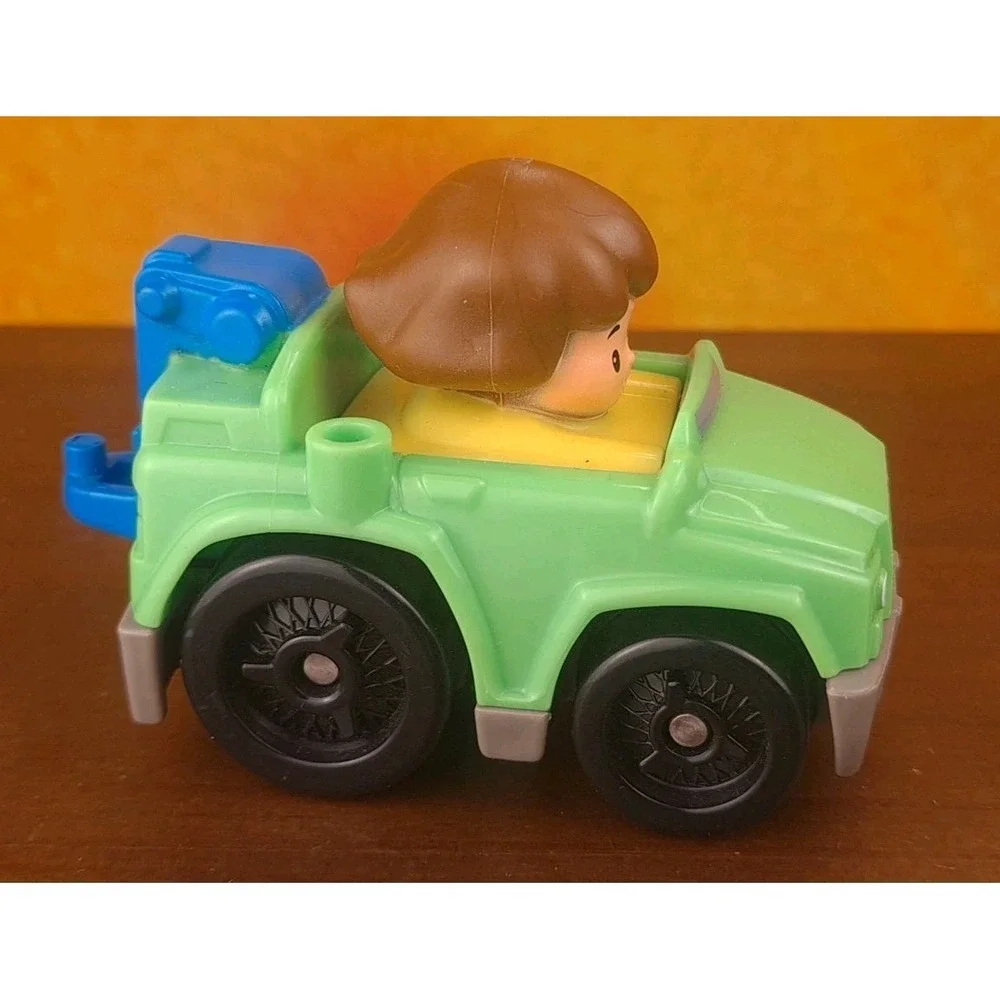 Fisher Price Little People‎ Wheelie Green Tow Truck with Mechanic Vehicle 2014